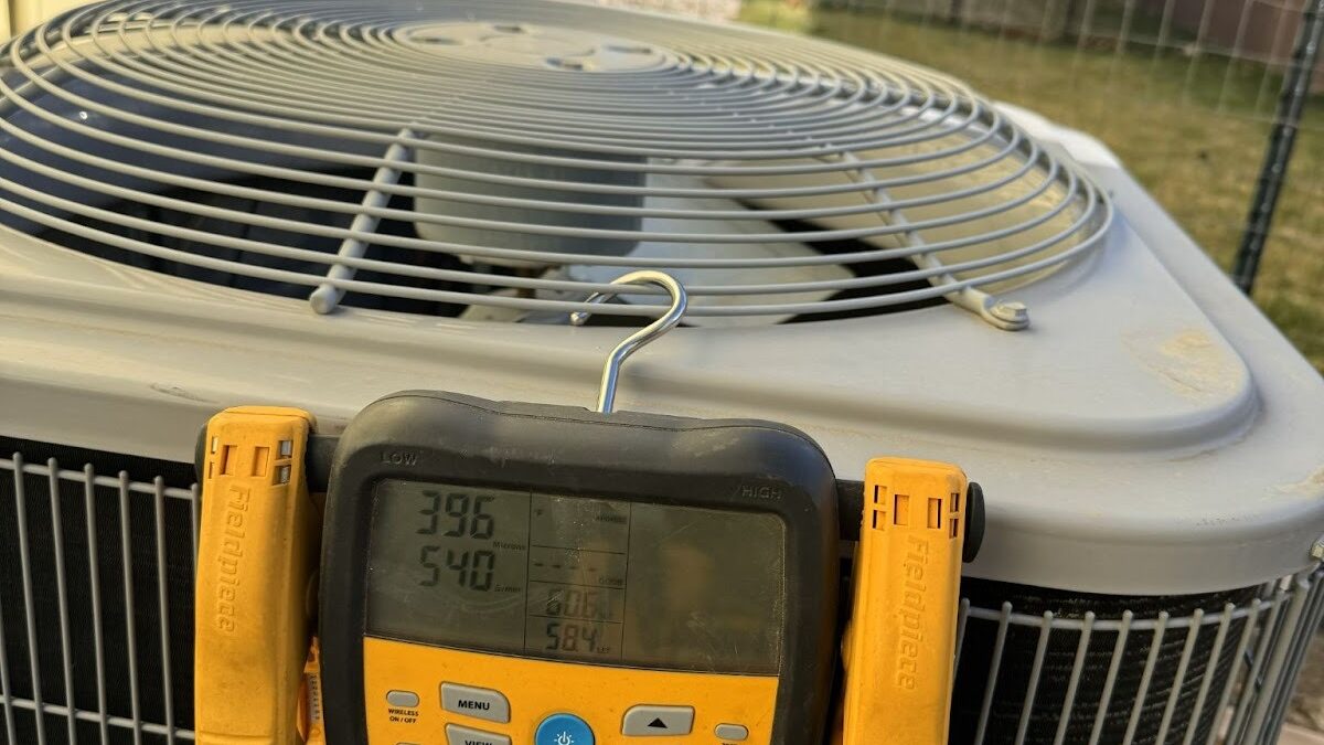 AC maintenance and tune up service for residential outdoor condenser unit